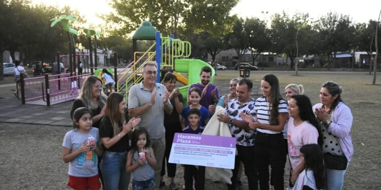 Hacemos Plaza: Se inauguraron las obras de renovación y modernización en barrio Mora