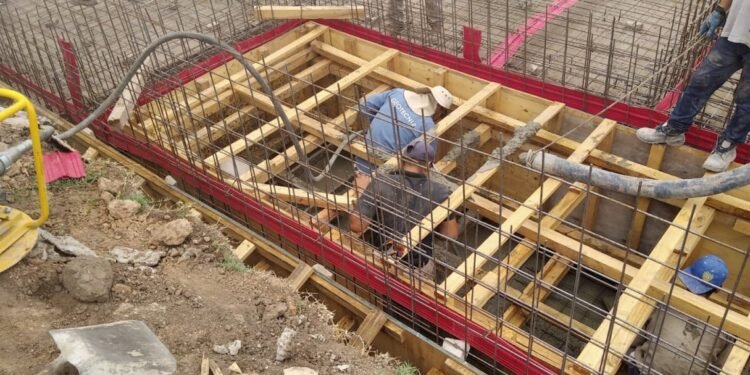 Avanzan las obras de redes de agua en Los Álamos y Aero Club