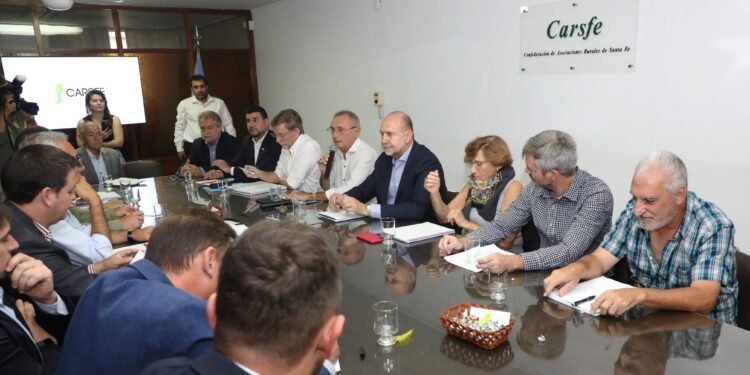 Perotti se reunió con entidades del agro y legisladores nacionales por Santa Fe