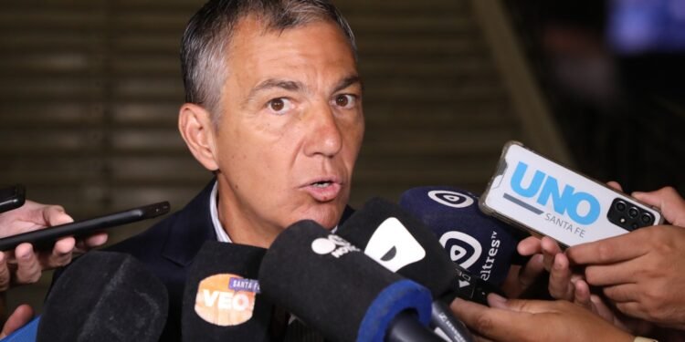 El gobierno provincial exhortó a los docentes a dialogar con «los chicos en la escuela»