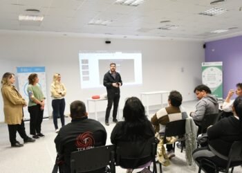 El Municipio continúa capacitando a personas que se dedican al cuidado de adultos mayores