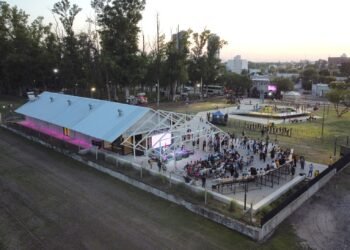 Perotti y Castellano inauguraron el Centro Recreativo Metropolitano