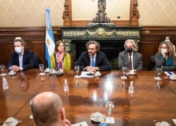 A un año del inicio de la guerra en Ucrania, el Gobierno argentino condenó la invasión rusa y exigió el cese de hostilidades