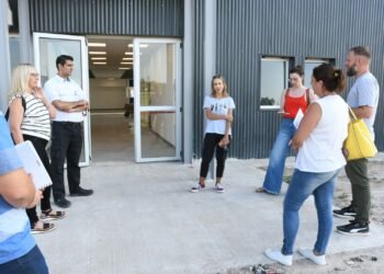 Tratan de organizar el tránsito en el acceso a la UNRaf