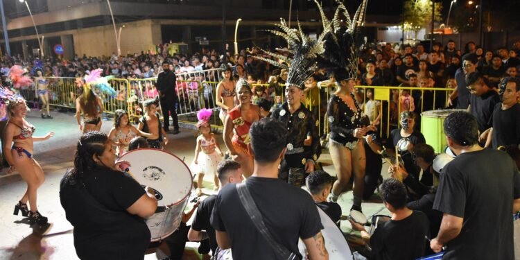 Todo listo para un sábado con carnaval a pleno en Rafaela
