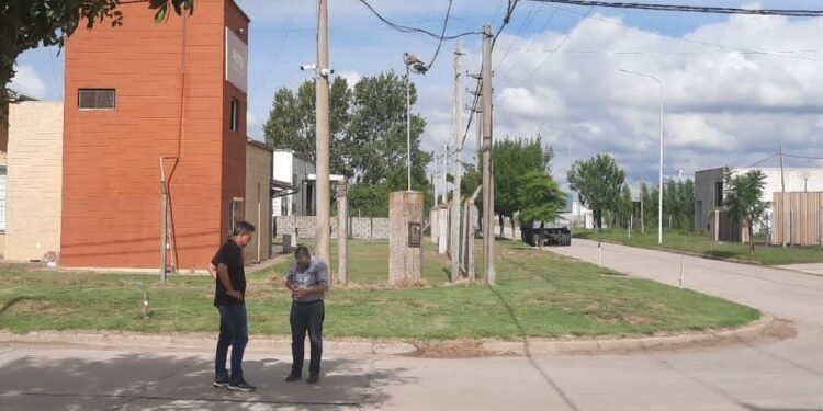 Inspeccionaron las obras en el sector industrial de la ciudad