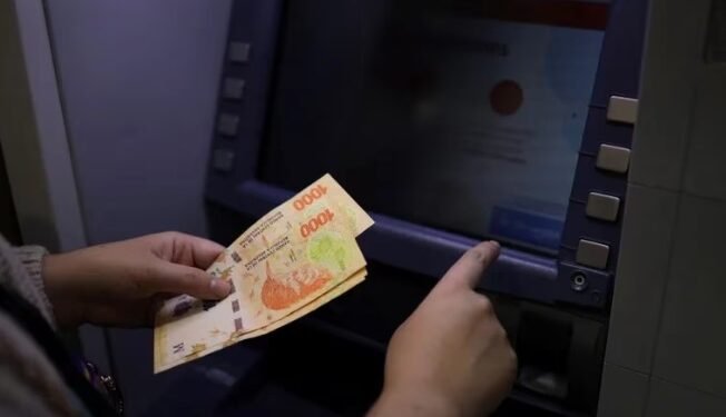 AUH: cuánto pagará la Anses en marzo luego del último aumento