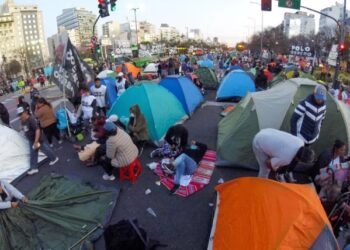 Piqueteros anunciaron otro miércoles de cortes y carpas en la 9 de Julio