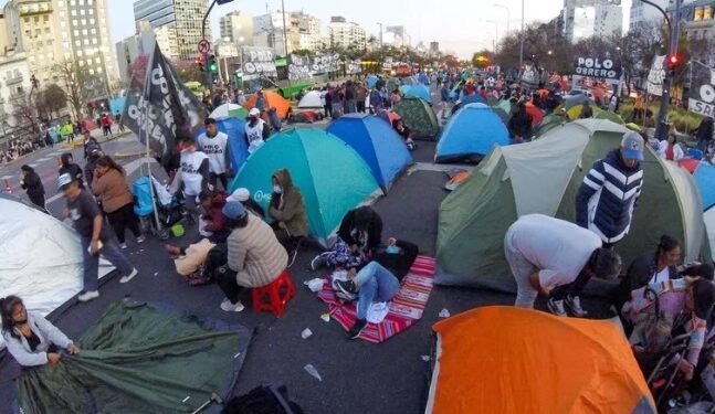 Piqueteros anunciaron otro miércoles de cortes y carpas en la 9 de Julio