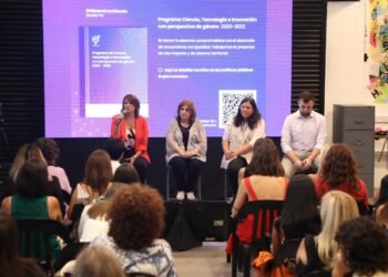 Rafaela presente en la Jornada por el Día Internacional de la Mujer y la Niña en la Ciencia