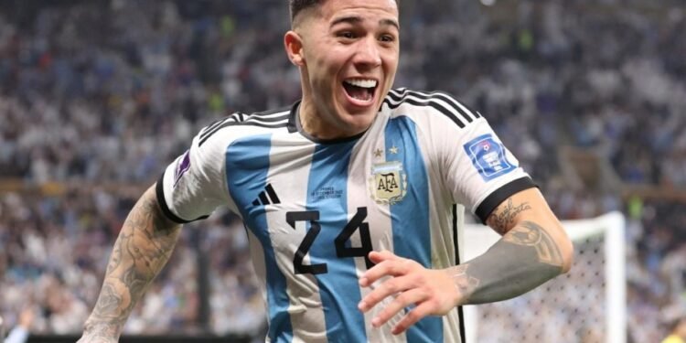 Enzo Fernández jugará en Chelsea tras pase récord