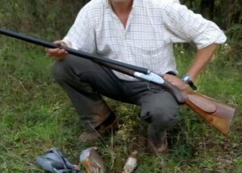 Horror en la región: murió delante de su hijito e investigan escopetazo accidental