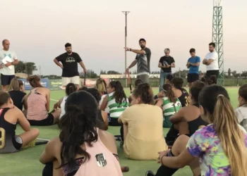 Exitosa clínica de Hockey