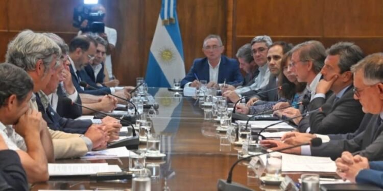 Costamagna participó de un encuentro en el que la Nación anunció beneficios para productores afectados por la sequía