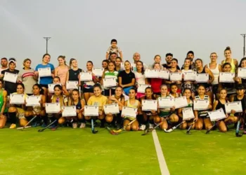 Importante Clínica de Hockey en el CRAR