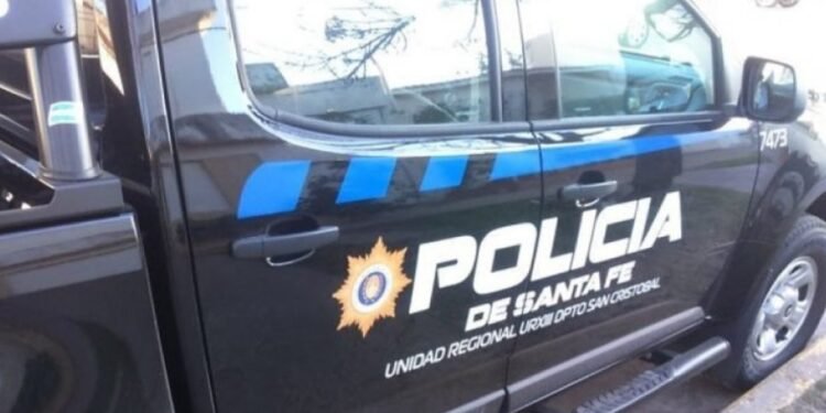 Intentó robar y apedreó a la policía