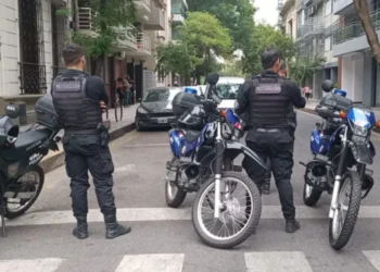 Detuvieron a cuatro personas por presuntas estafas con criptomonedas por medio de un juego similar al Pokémon