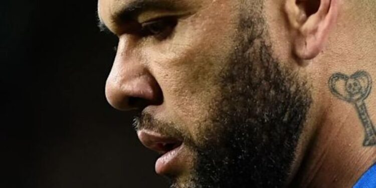 Dani Alves cambió por cuarta vez su declaración y aceptó el acto sexual