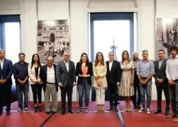 El gobierno asignará USD 10 millones en ayuda habitacional a oficialistas del conurbano