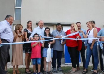 Perotti entregó 20 nuevas viviendas en Ceres