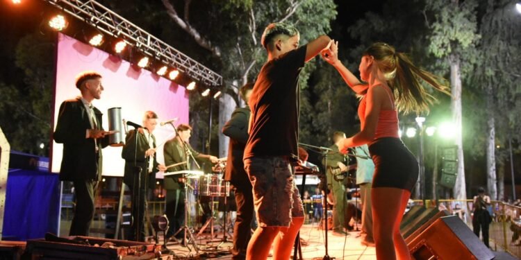 «La Estación es una opción recreativa para el público y una oportunidad de trabajo y difusión para artistas»