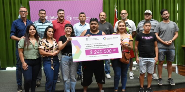 Programa de Empleo Independiente: se entregaron 22 créditos a emprendedores de la ciudad