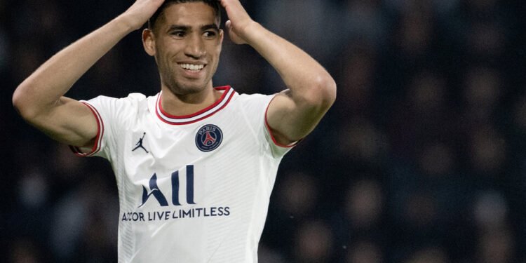 Achraf Hakimi, jugador del PSG, denunciado por violación