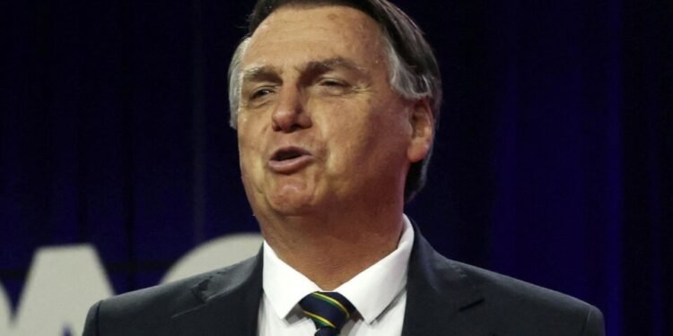 Bolsonaro en la mira por ingresar regalos millonarios de Arabia Saudita