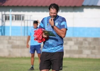 El DT de Racing de Córdoba palpita el duelo con los de Demichelis por Copa Argentina