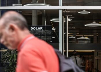Dólar: Trepó cuatro pesos el blue