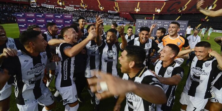 Chaco For Ever superó en los penales a Sarmiento por la Copa Argentina