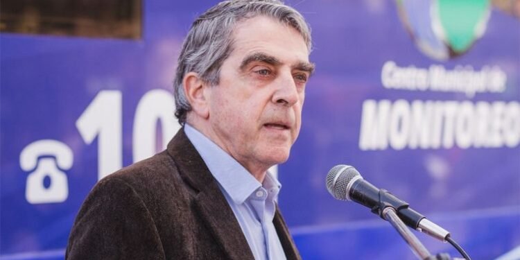 Denuncian que el senador Traferri quiso agredir al fiscal que lo investiga