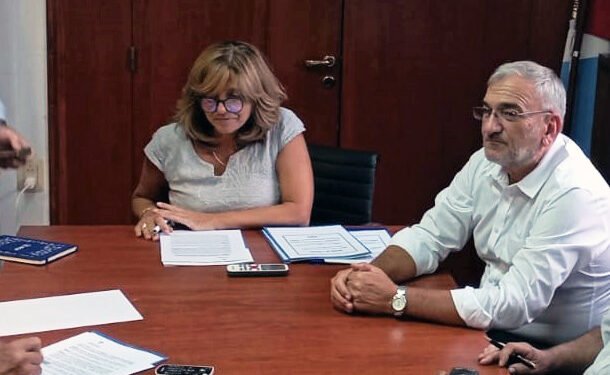 Firman convenios para obras en la región