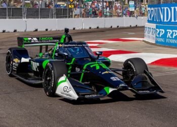 Gran debut de Canapino en Indy Car