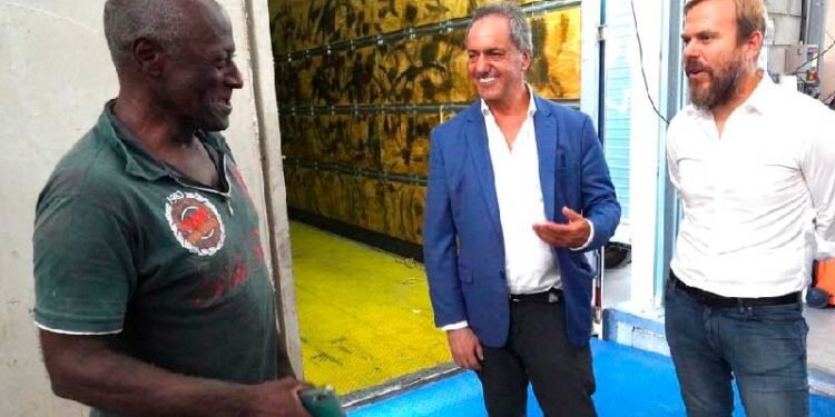 Scioli propone que las exportaciones a Brasil sean con camiones y choferes argentinos