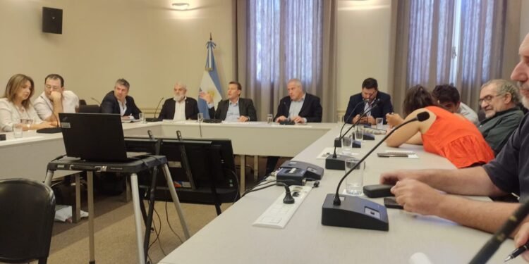 Docentes universitarios lograron una nueva recomposición salarial