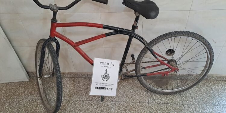 Recuperaron una bici que habían robado en una escuela