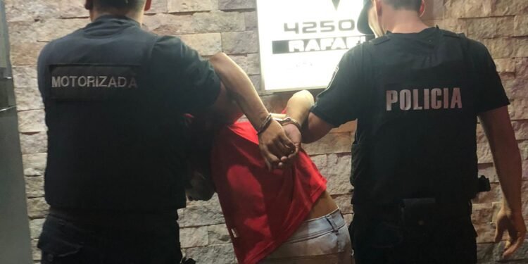 Le robaron el teléfono entre tres, pero los corrió y hubo final feliz