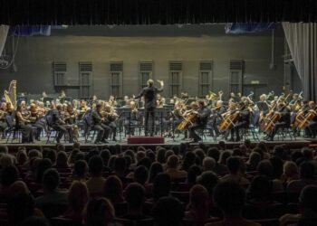 Otoño con vos comienza con la actuación de la Sinfónica de Santa Fe