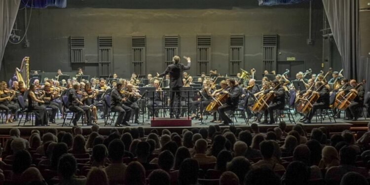Otoño con vos comienza con la actuación de la Sinfónica de Santa Fe