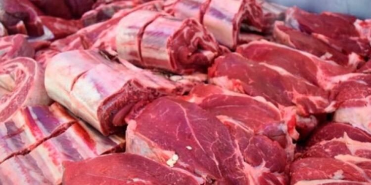 Boquete en la pared, arrasaron con una carniceria