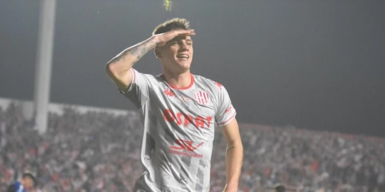 Espera en Buenos Aires el juego ante el puntero Con equipo confirmado, Unión busca meter su golpe «Más» Monumental