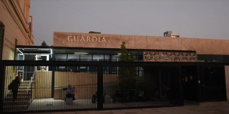 Violencia en Santa Rosa de Lima Pelea familiar: padre e hijo se apuñalan entre sí y uno quedó herido de gravedad