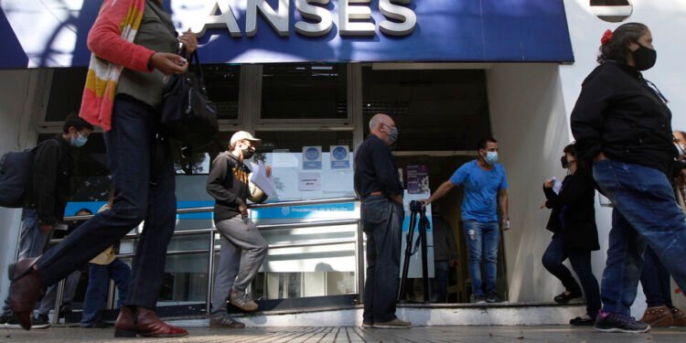 Los pagos según la ANSES para jubilados de hoy martes 14 de marzo