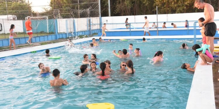 Luis Castellano visitó el Centro de Día Rafaela Oeste