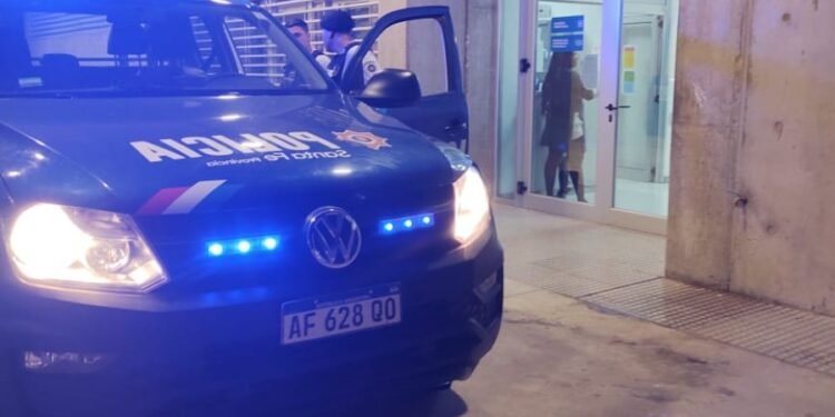 Un bebé se ahogó y el rápido accionar policial salvó su vida