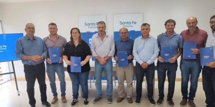 Convenios para rutas proviniclaes y accesos a localidades del Departamento