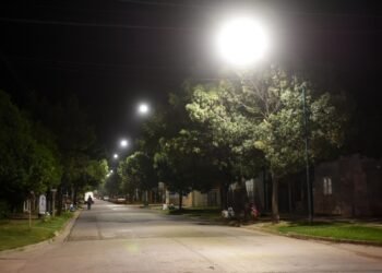 Nuevas luminarias led en barrio Güemes