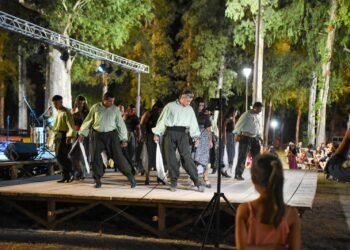 La primera noche del Festival de Folklore convocó a muchos rafaelinos