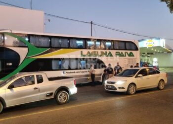 Atacaron un colectivo en el que trasladaban a policias del servicio penitenciario